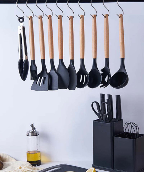 ENSEMBLE D'USTENSILES DE CUISINE AVEC PORTE-LOUCHE EN SILICONE